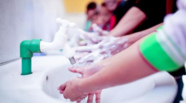 unicef una din 4 scoli nu are apa potabila