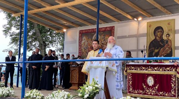 mitropolitul clujului prin post si rugaciune dumnezeu ar inlatura si pandemia care s a intins in toata lumea