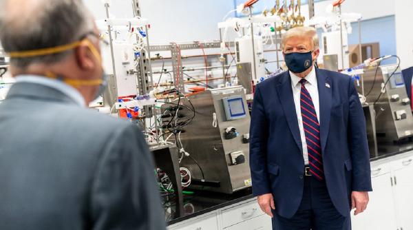 trump anunta un tratament minune pentru covid 19 controverse medicale si politice