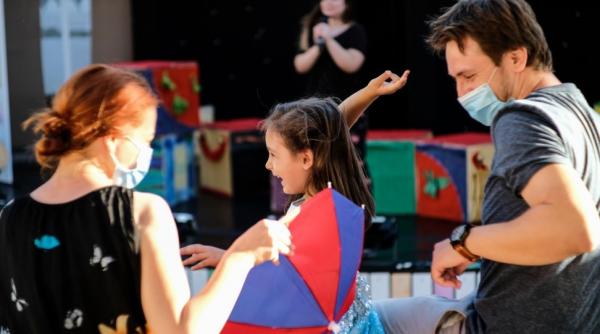 16 spectacole si 4 weekenduri pline pentru cei mai mici spectatori in amfiteatrul varatic din gradina casei eliad