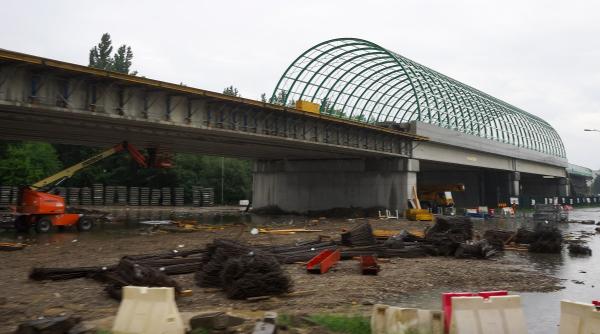 linia ferata spre otopeni trebuia sa fie gata astazi