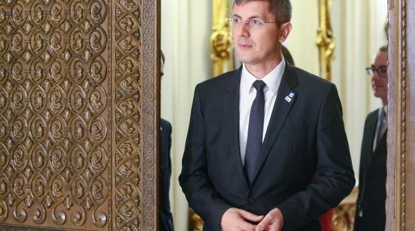 practica racolarilor politice a pnl taxata de liderul usr