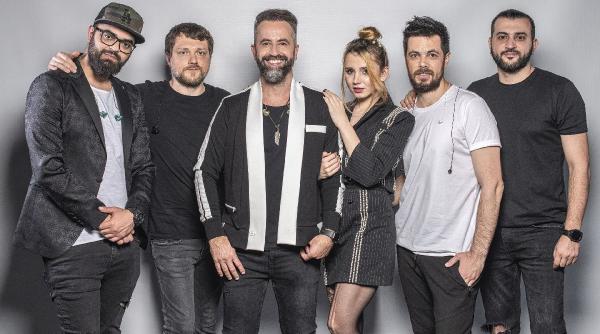 nou la te cunosc de undeva artistii vor fi acompaniati de band live