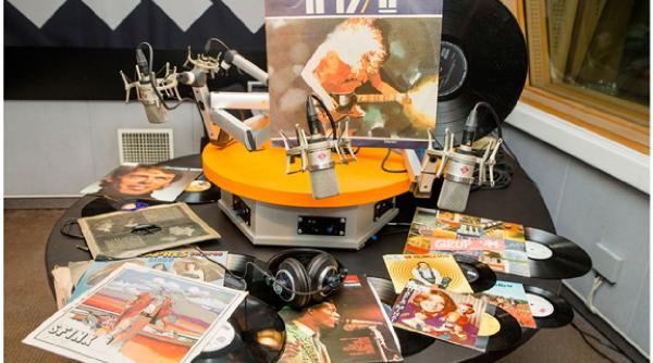 stiri pe vinil singurul matinal pe vinil din romania din aceasta toamna la radio romania cultural