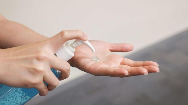 dezinfectant maini un instrument indispensabil