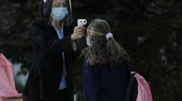 spania zeci de scoli infectate dupa prima saptamana de cursuri