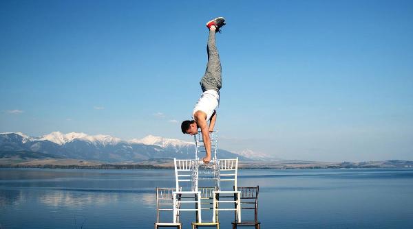 la nunta te ai asezat pe scaune chiavari