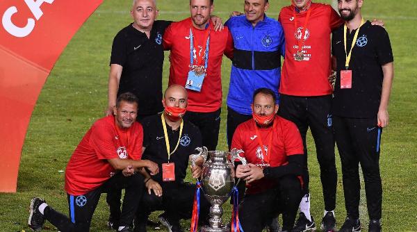 probleme mari pentru fcsb inaintea meciului din europa league staff ul tehnic si un jucator confirmati cu noul coronavirus