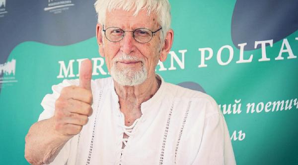 proaspatul laureat al premiului marin sorescu scriitorul suedez lasse soderberg marin mi a devenit bun prieten parca il aud soptind juriului dati i premiul lui lasse