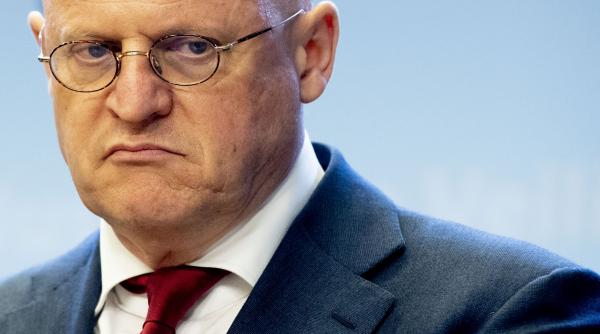 ministrul justitiei din olanda amendat pentru ca nu a respectat distantarea sociala la casatoria sa