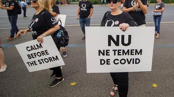 protest in piata universitatii fata de purtarea mastii