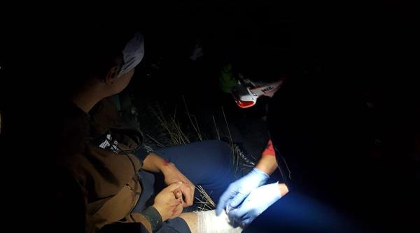 doua persoane ranite dupa ce s au rasturnat cu atv ul in parang intervin salvamontistii din gorj