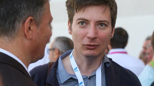 nuantarile ulterioare ale lui nicusor dan desfiintate de o postare a lui andrei caramitru