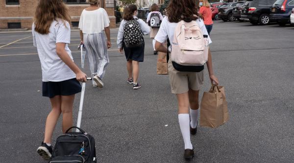 ce fac parintii iresponsabili din sua isi trimit la scoala deliberat copiii confirmati cu noul coronavirus