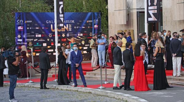 la gomera in regia lui corneliu porumboiu filmul castigator al marelui premiu si al trofeului uniunii cineastilor