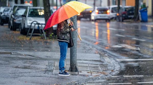 prognoza meteo pentru luna octombrie temperaturi mai ridicate dar si ploi torentiale