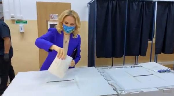 alegeri locale 2020 gabriela firea a votat ma bucur ca sunt primul alegator din aceasta sectie