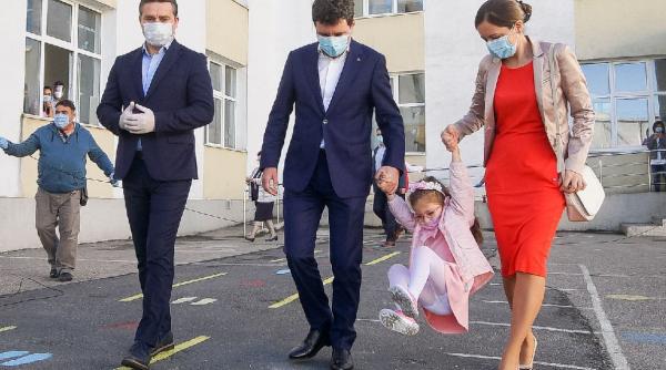 situatie delica la urne cu sotia lui nicusor dan