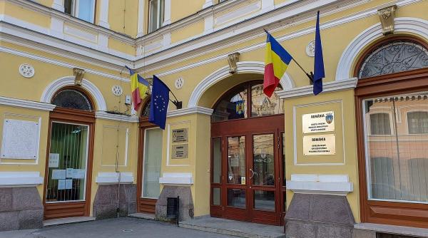 decizie a instantei primaria din sfantu georghe nu este obligata sa arboreze drapelul romaniei