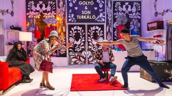 va asteptam la teatru cand coboara luna plina peste second hand