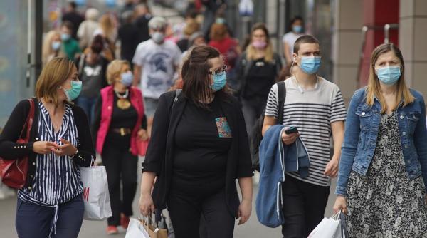 politistii au dat peste 5 000 de amenzi persoanelor care nu purtau corect mastile de protectie