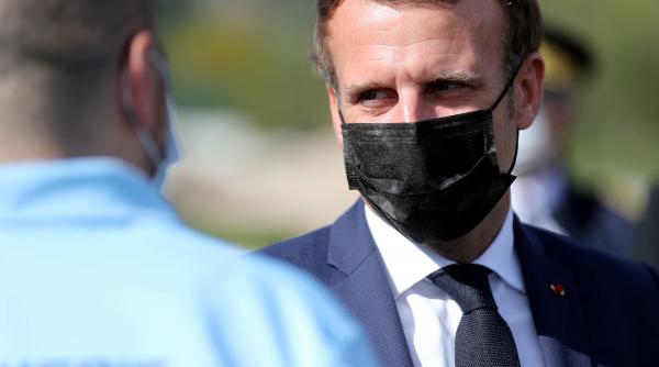 macron a numit decapitarea profesorului de istorie drept un atac terorist islamist