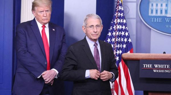 trump pune tunurile pe fauci daca il ascultam am fi avut 700 000 sau 800 000 de morti