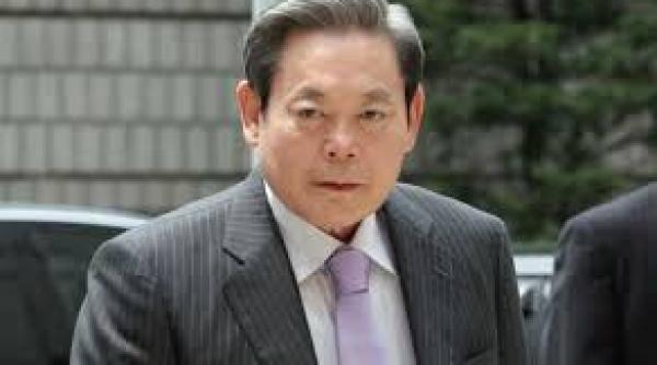 a murit presedintele grupului samsung