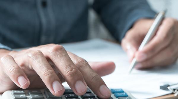 criza covid 19 franeaza castigurile bancilor