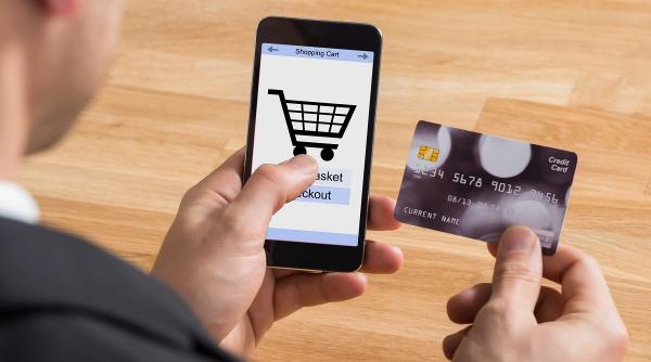 multi romani platesc cash din frica de furt