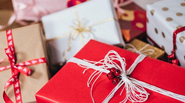ce cadou sa i cumparati sub brad micutei voastre domnisoare