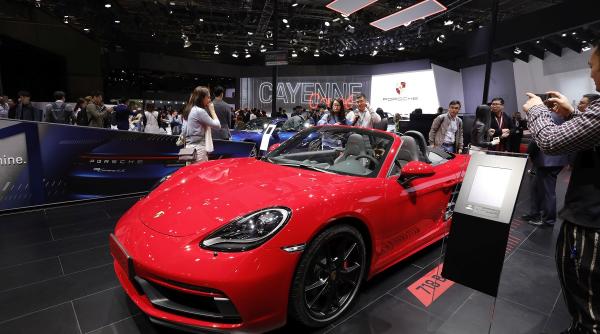 porsche in parteneriat cu producatorul de avioane din brazilia embraer