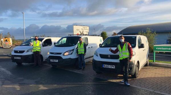 sute de romani castiga peste 500 de lire pe saptamana la fast despatch logistics angajat conditiile sunt excelente si partea buna este ca de sarbatori putem sa ne intoarcem in tara