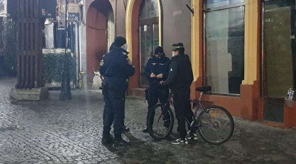 lockdown cu curve politisti si boschetari