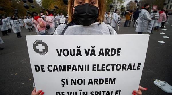 foto miting al tacerii organizat de federatia sanitas in piata victoriei