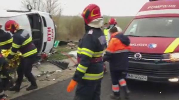 accident grav pe autostrada a1 un microbuz s a rasturnat o persoana a murit