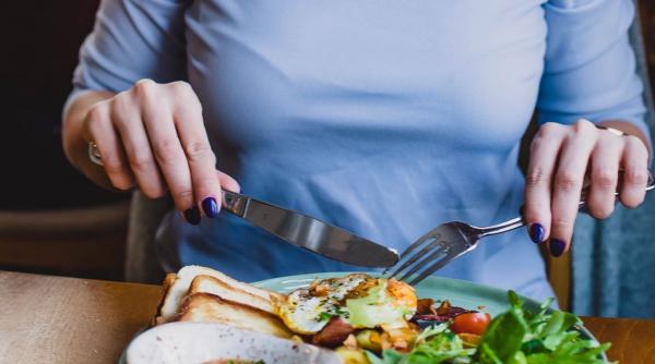 10 motive pentru care ne este mereu foame