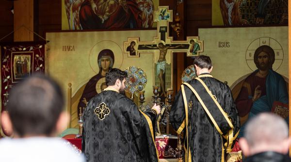 oficial al guvernului slujbele de craciun se pot desfasura in interiorul si in exteriorul bisericilor