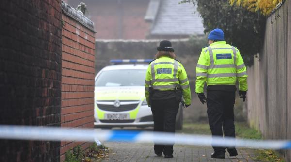 explozie la un depozit din sud vestul angliei mai multe persoane au fost grav ranite