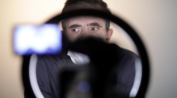 tntm si timisoara 2021 premiera absoluta povestea acelor oameni care intr o seara s au adunat in jurul unei mese