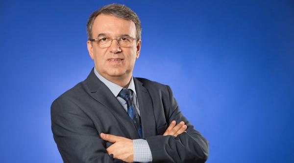 vergil chitac am considerat ca e indecent intr un an in care ne am confruntat cu pandemia sa risipim banii pe luminite si targuri de craciun