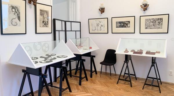 demonstratie de bijuterie si obiecte de designer