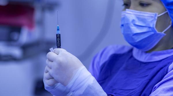 oms se opune vaccinarii obligatorii