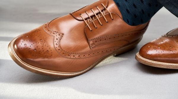 pantofi oxford brogue derby sau suede care sunt piesele care te reprezinta