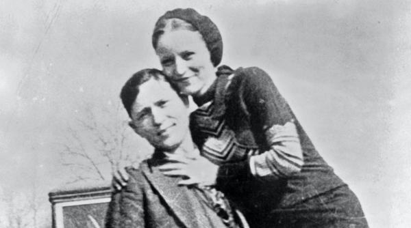 povestea lui bonnie si clyde doi dintre cei mai cunoscuti banditi din istorie