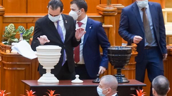 sedinta parlamentului in care se voteaza guvernul citu a inceput