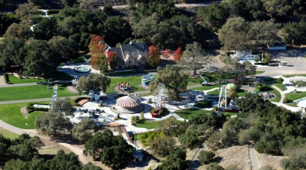 neverland fosta resedinta a cantaretului michael jackson vanduta cu 22 de milioane de dolari