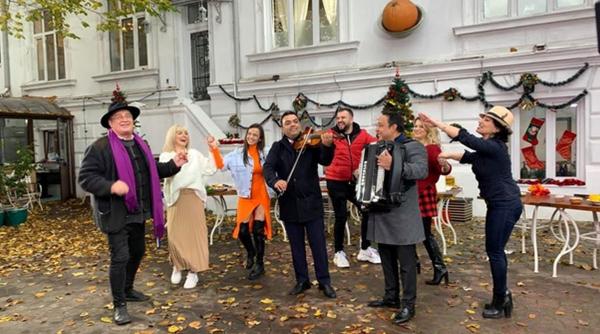 la gratarul lui dinescu intrecere pe final de an intre matinalii tvr 1 politica si delicateturi in 27 decembrie