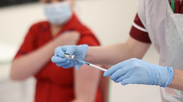 cluj din 165 de persoane vaccinate una a avut o manifestare alergica usoara