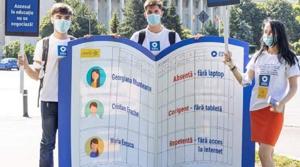 elevii cer redeschiderea scolilor